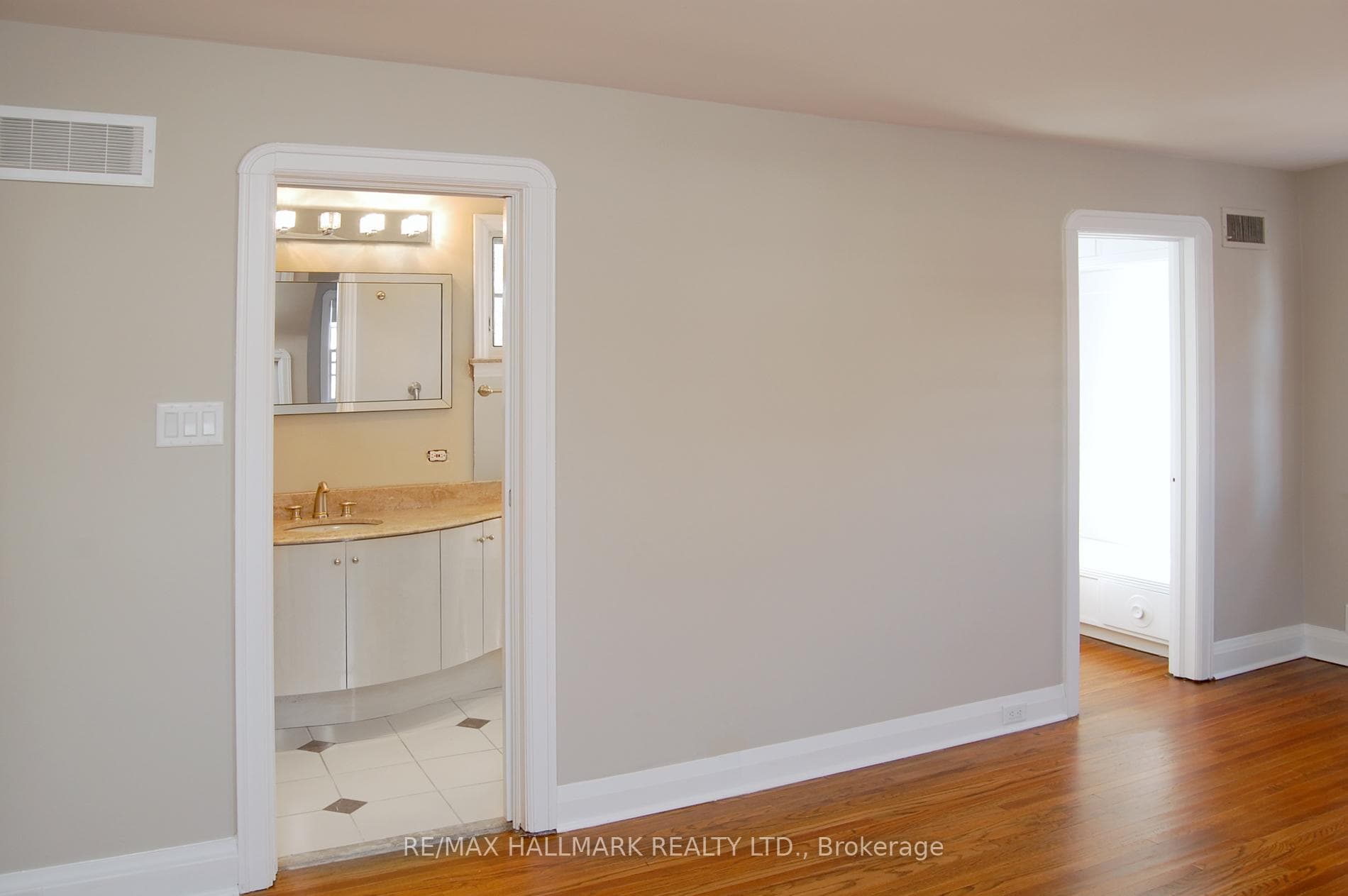 278 Bessborough Drive photo 17