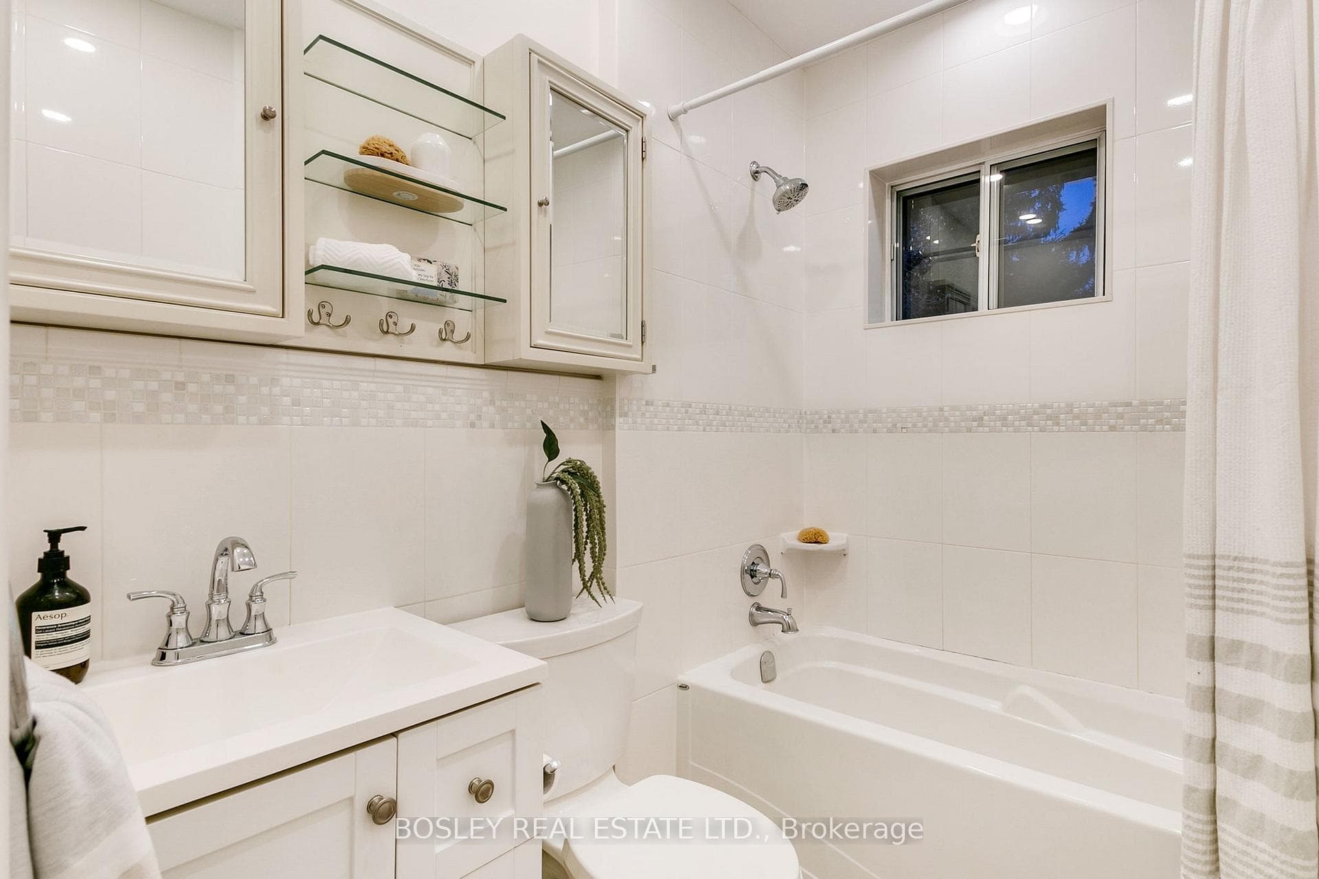 17 Glengarry Avenue photo 29