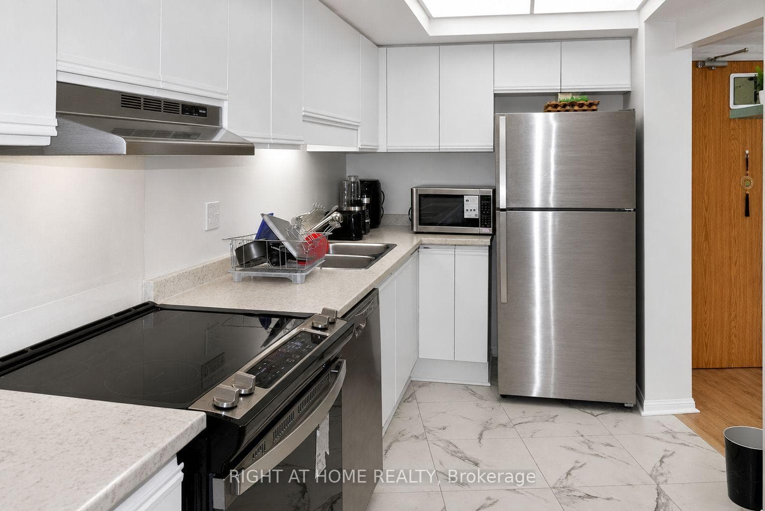757 Victoria Park Avenue Unit 1501 photo 3