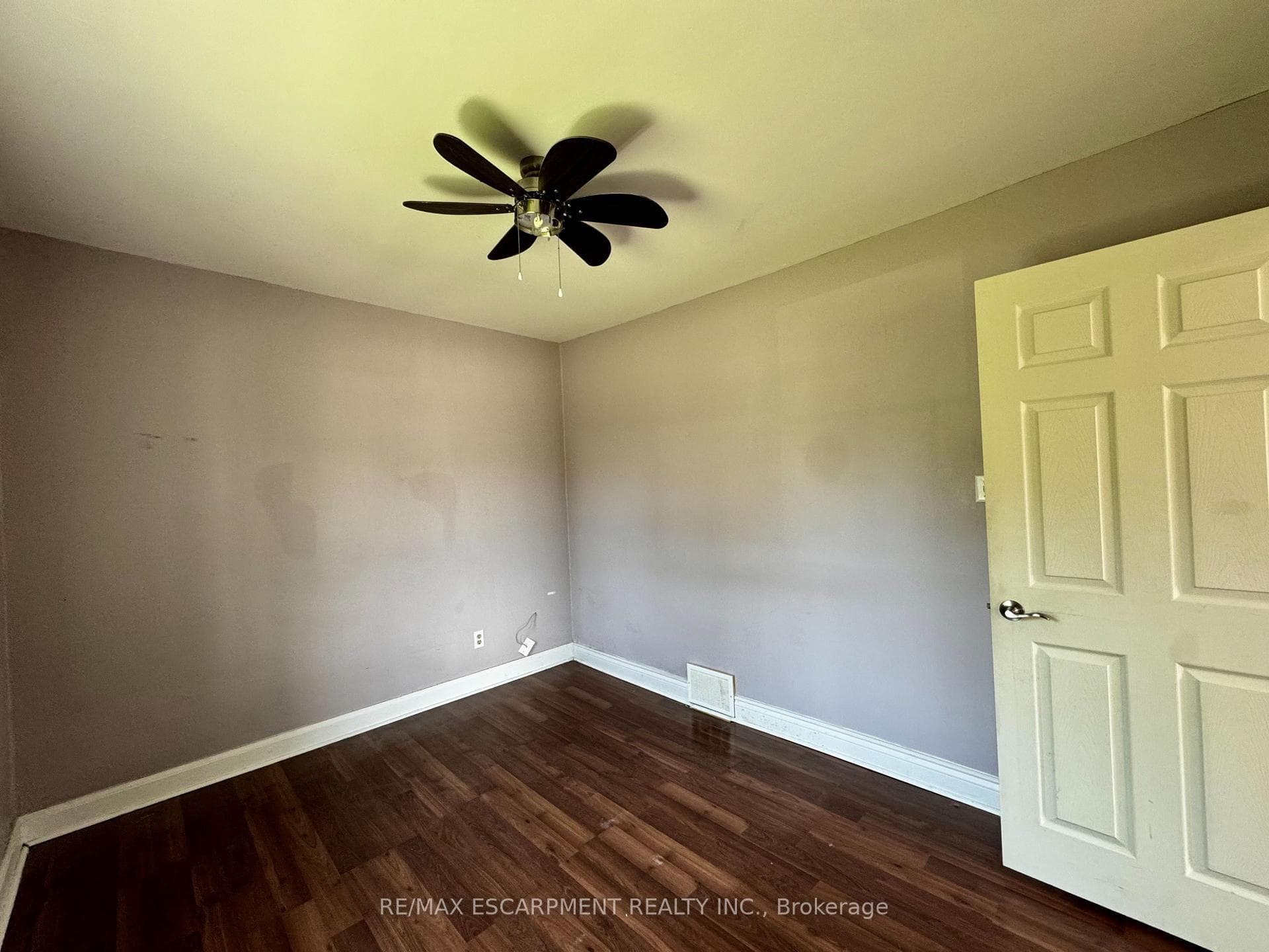 89 Lincoln Avenue photo 11