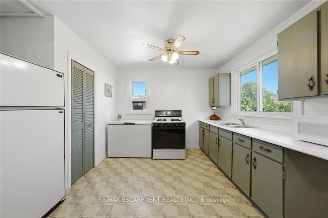 89 Charlotte Street photo 11