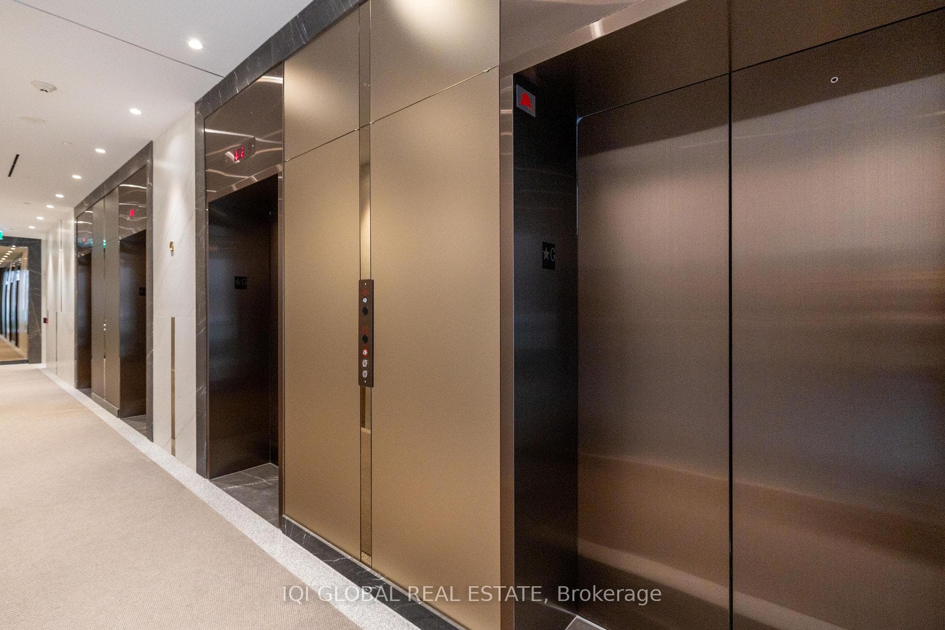 585 Bloor Street Unit 922 photo 8