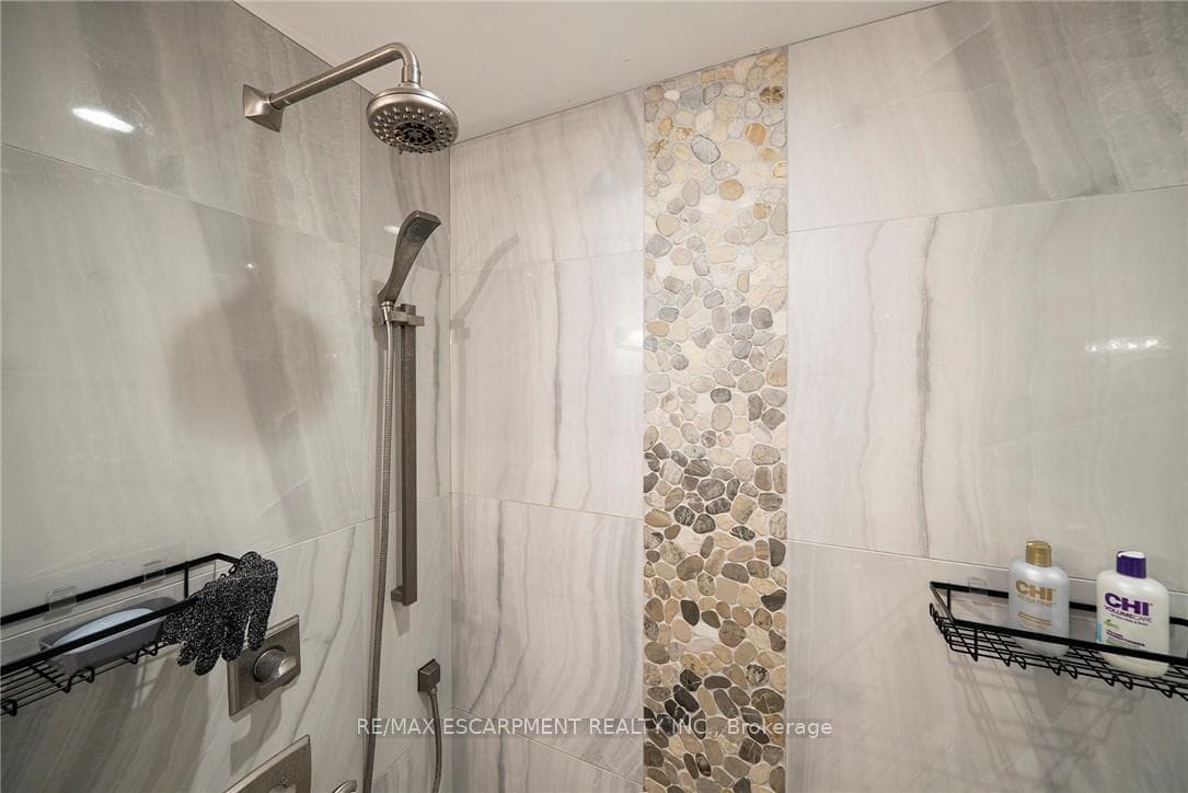 73 Eleanor Avenue photo 21
