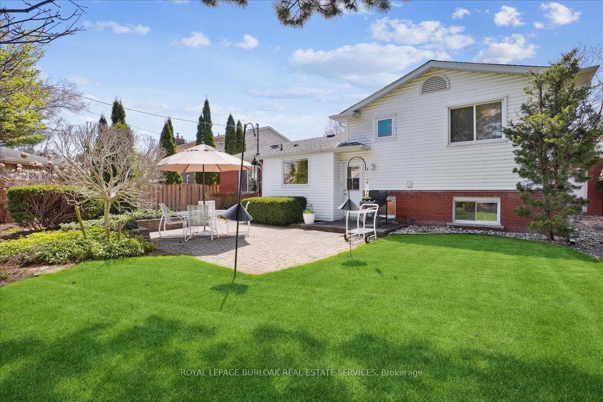 401 Valanna Crescent photo 28