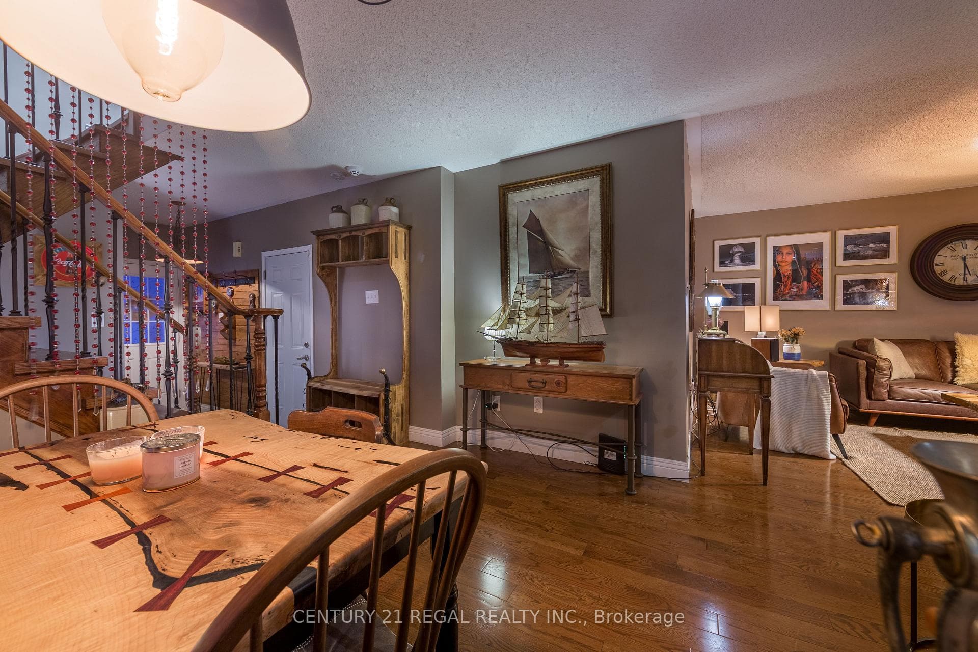 1131 Riddell Crescent photo 14