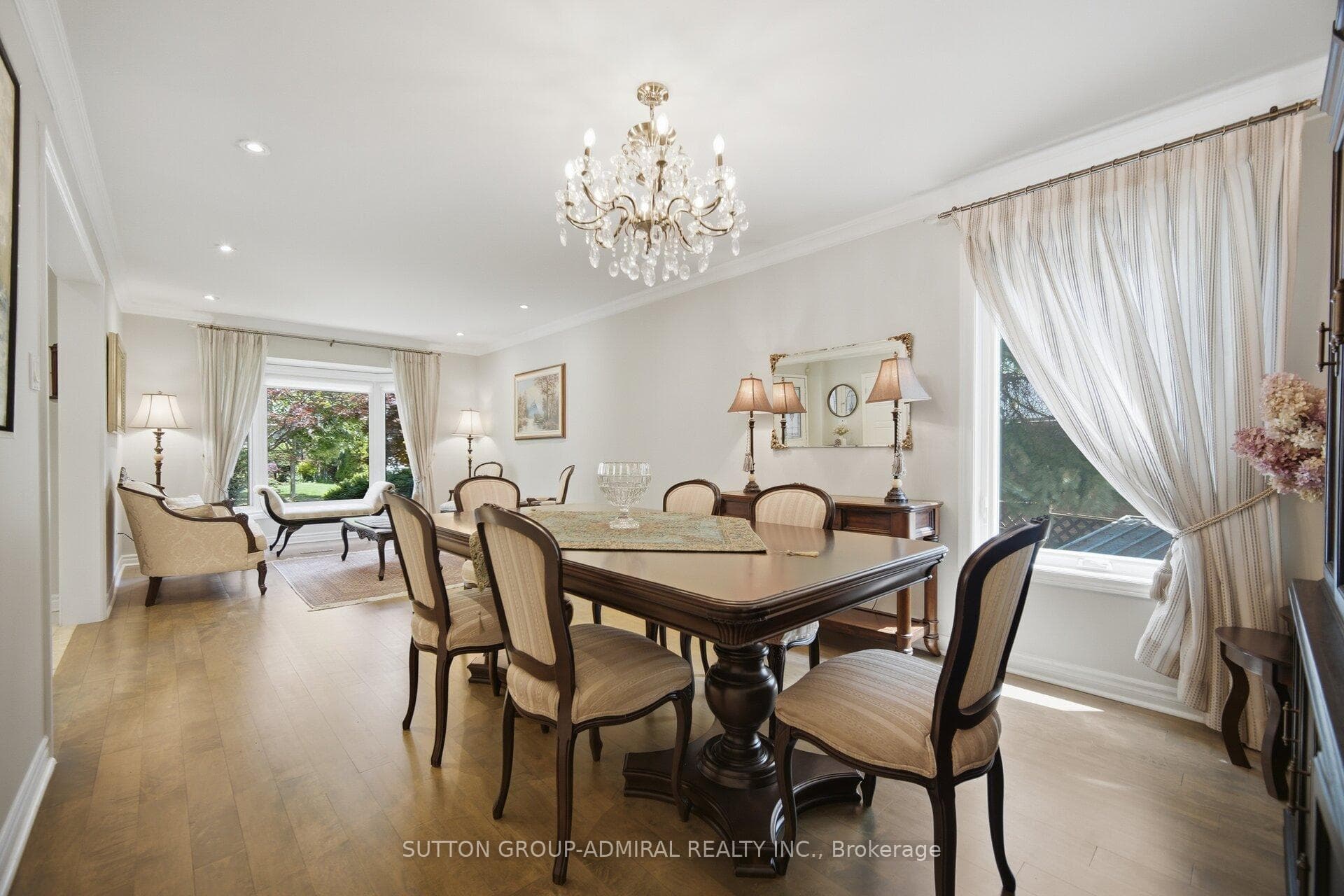 70 Topham Crescent photo 8