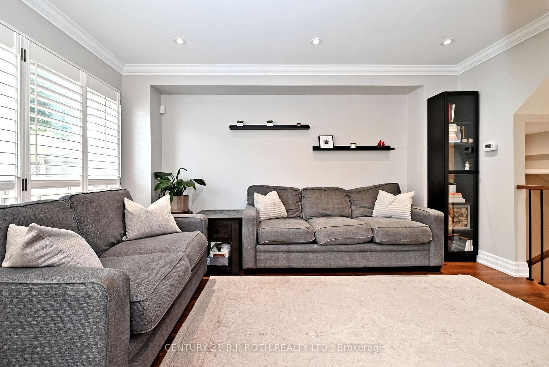 99 Sandfield Drive photo 9