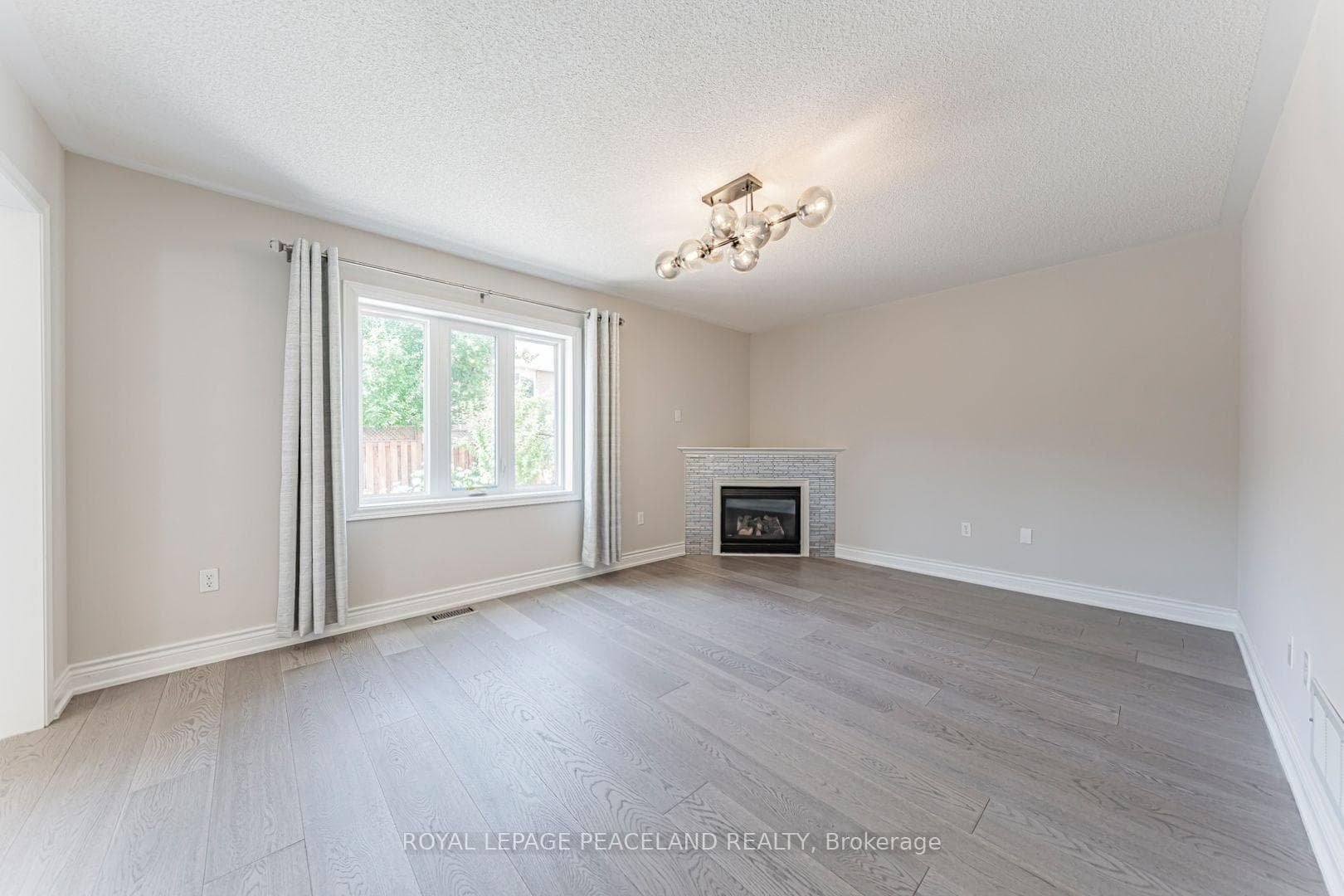 152 Flagstone Way photo 12