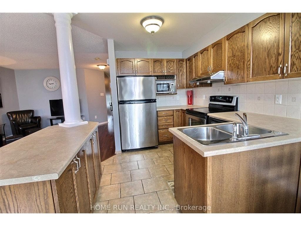 194 Flamborough Way photo 7