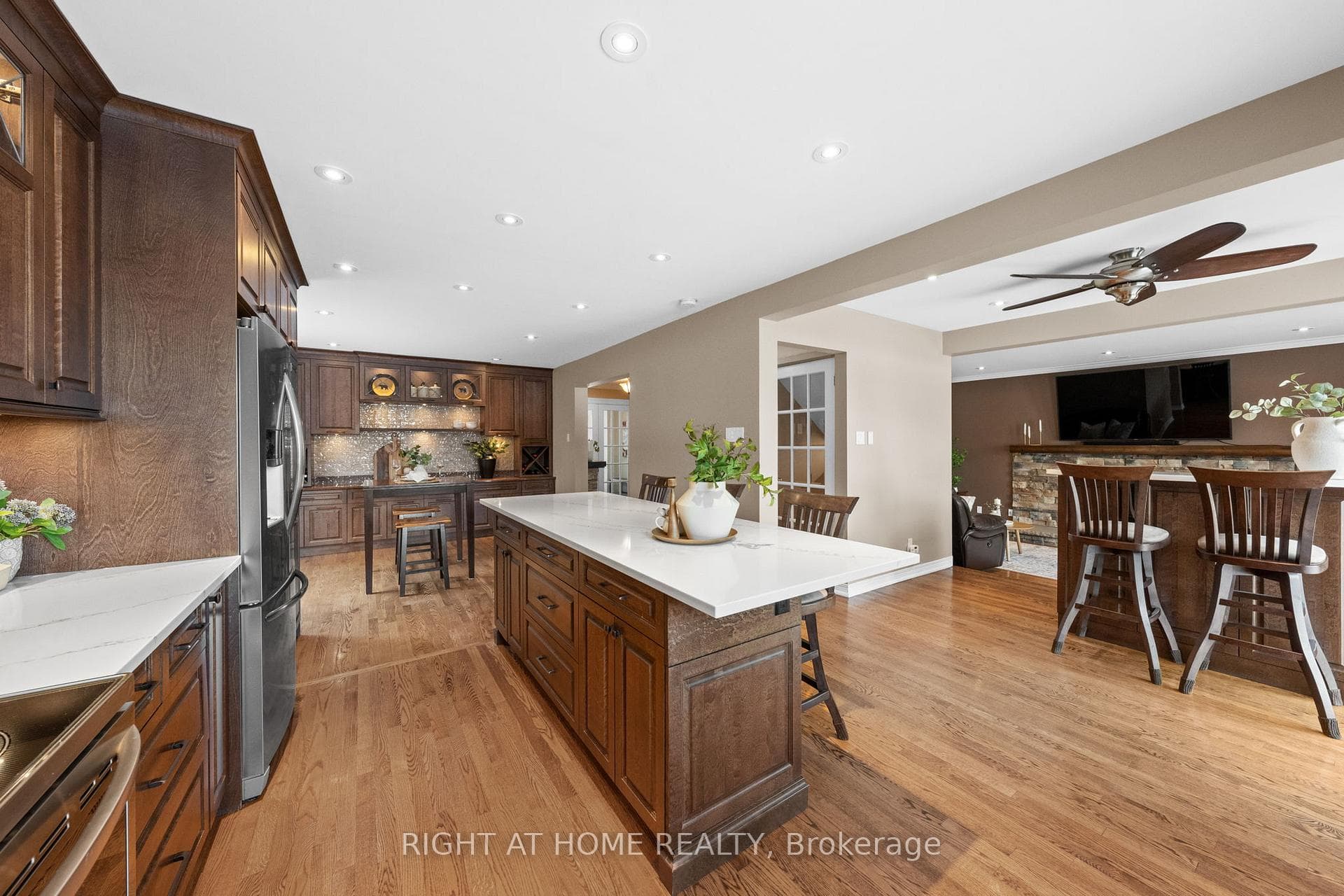 21 SLADE Crescent photo 11