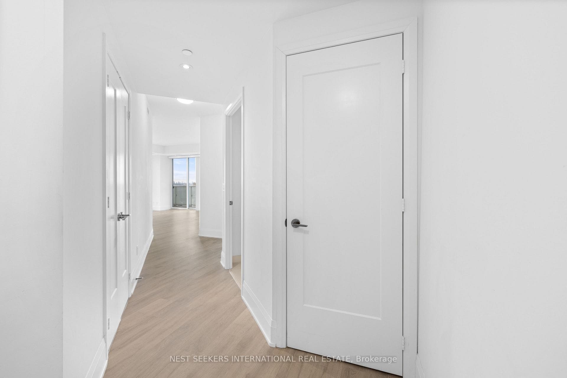 101 Erskine Avenue Unit 2802 photo 10