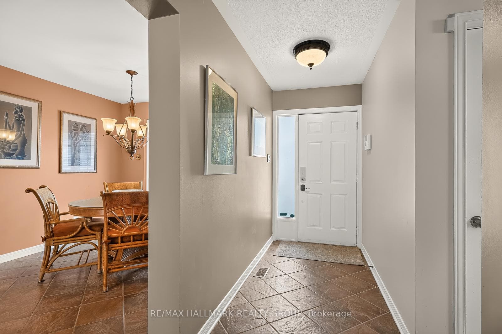 511 Deancourt Crescent photo 4