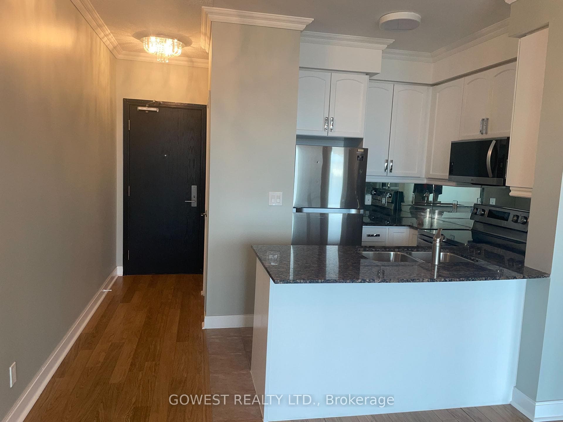 90 Absolute Avenue Unit 601 photo 3