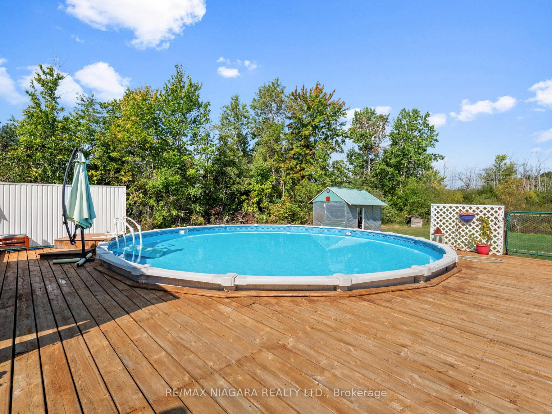2666 Dominion Road photo 32