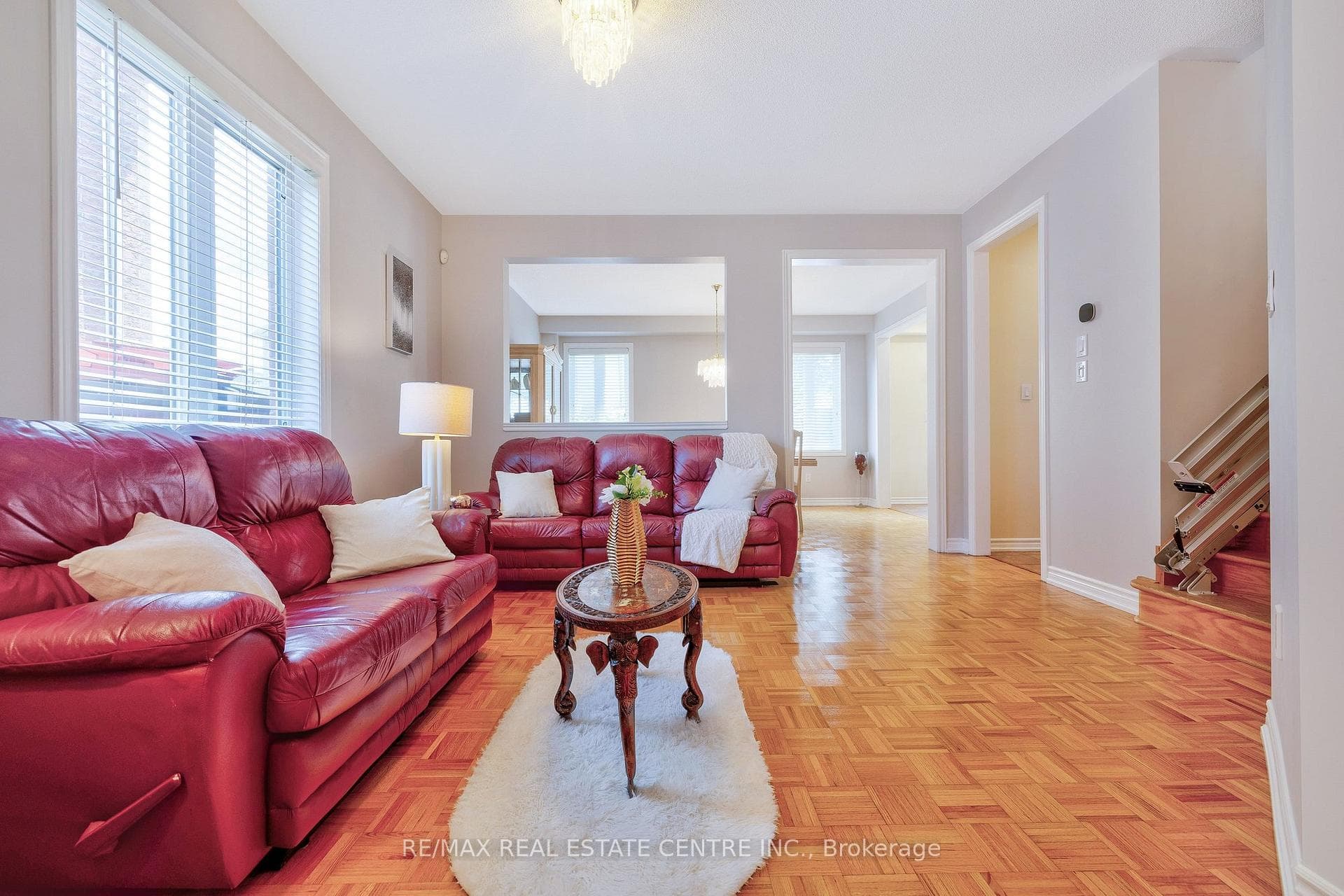 241 Duff Crescent photo 5
