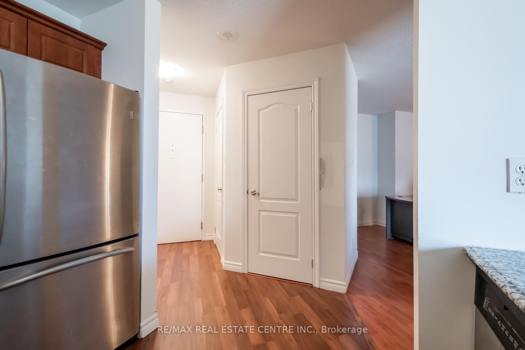 135 JAMES Street Unit 515 photo 11