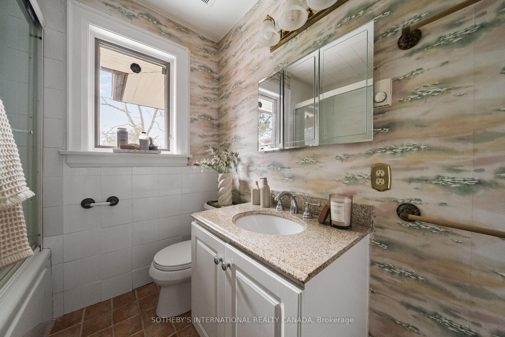 95 Highbourne Road photo 36