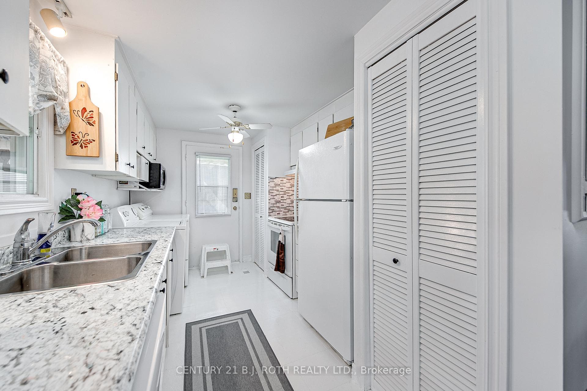 112 Linden Lane photo 21