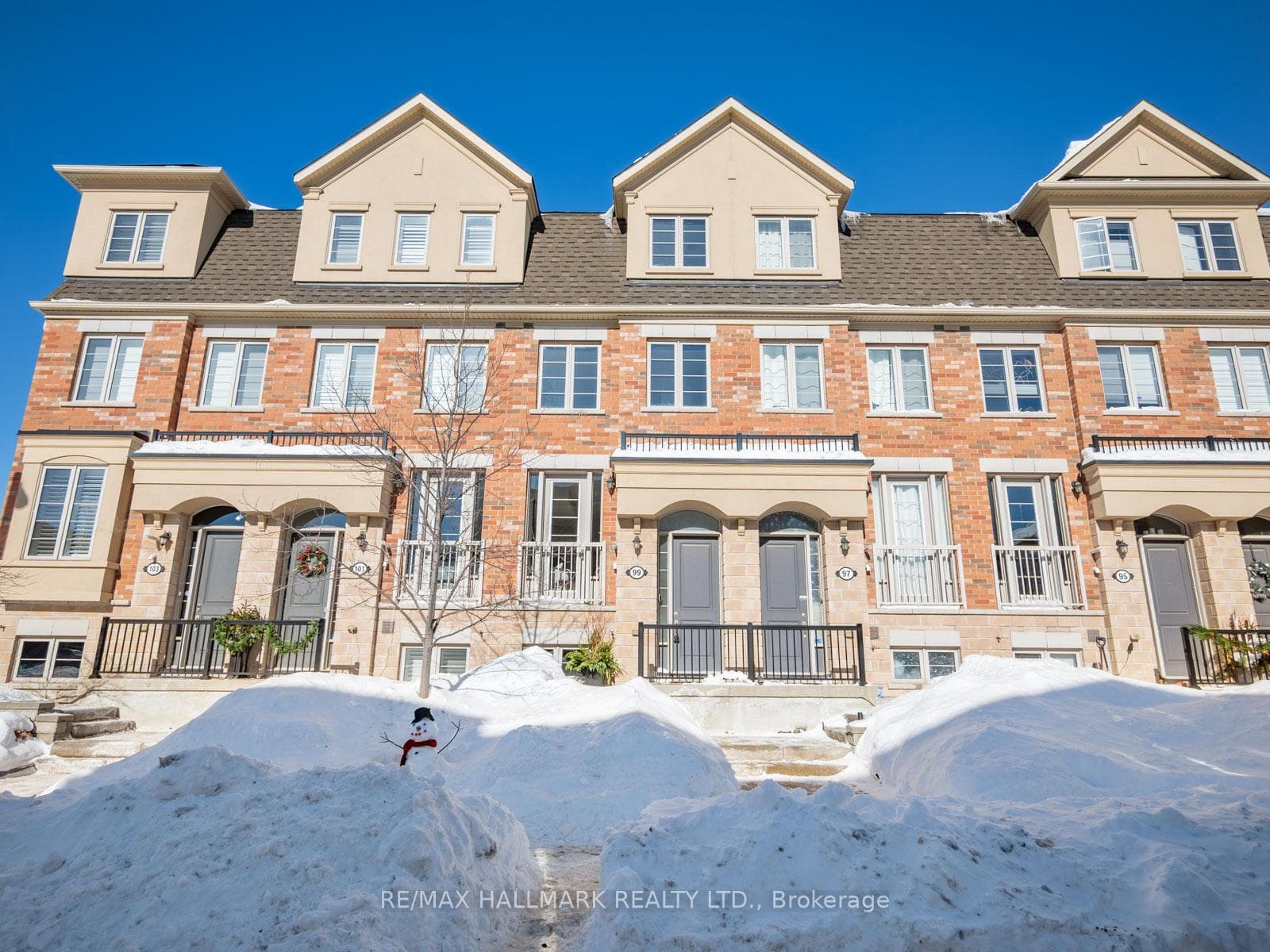 99 Edward Horton Crescent photo 1