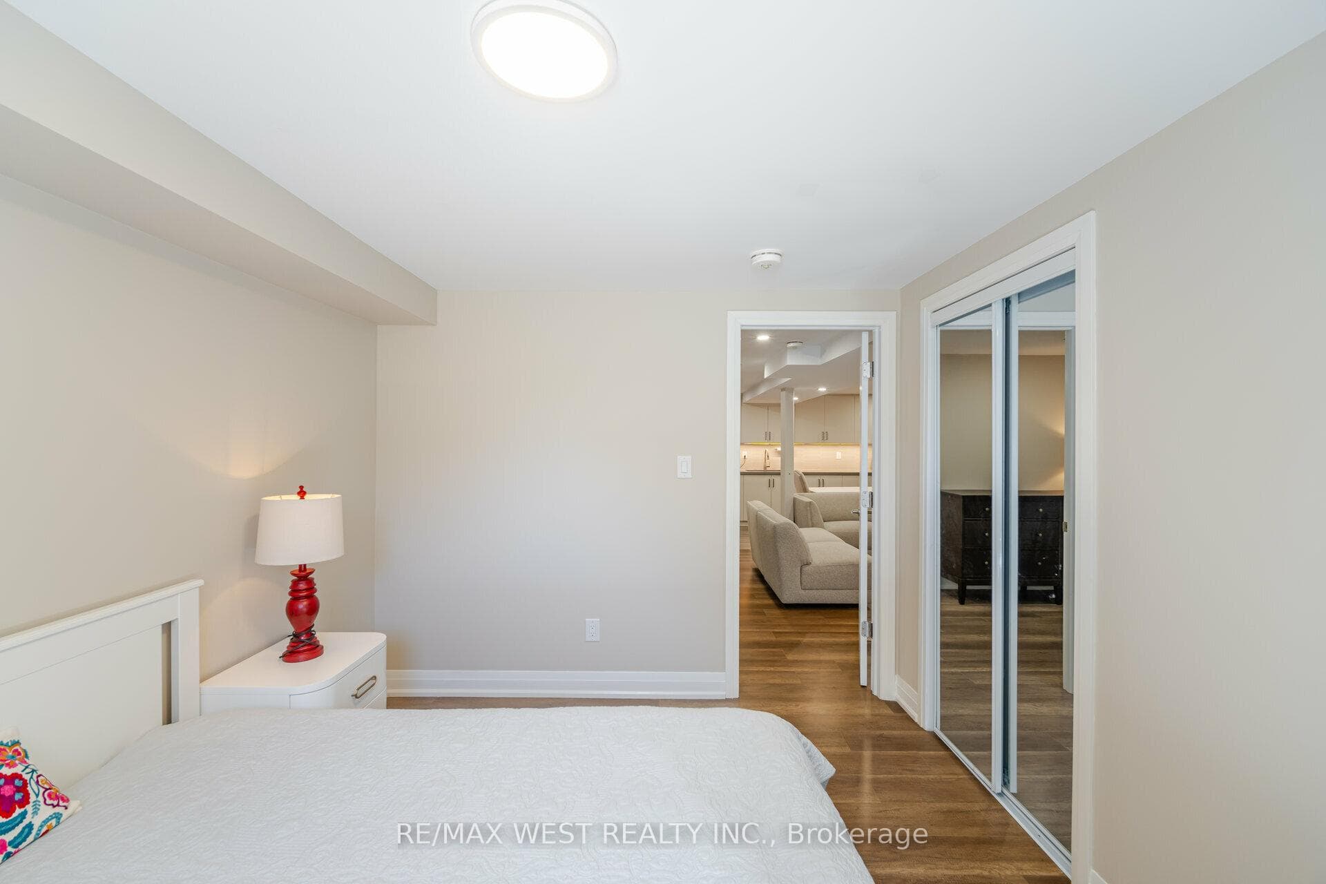 2932 Redbud Avenue Unit Bsmt photo 17