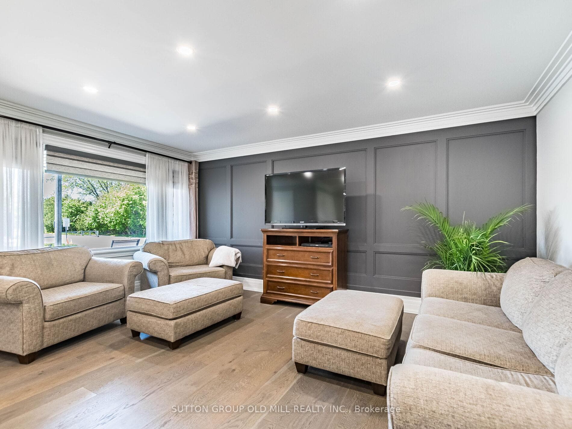 37 Suburban Drive photo 6