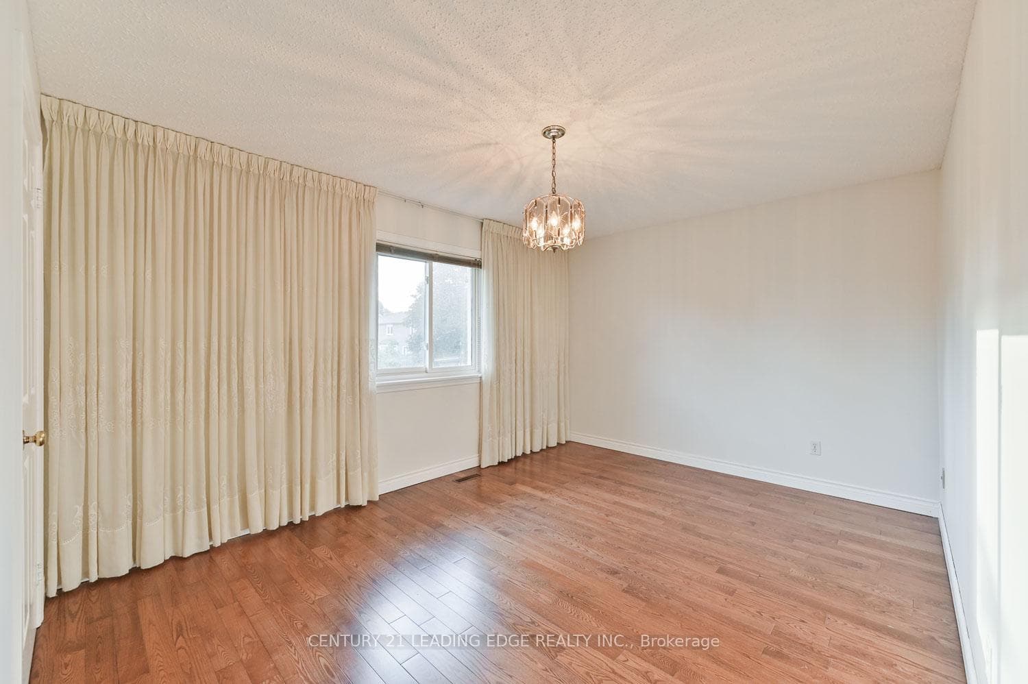 32 Addington Square photo 40