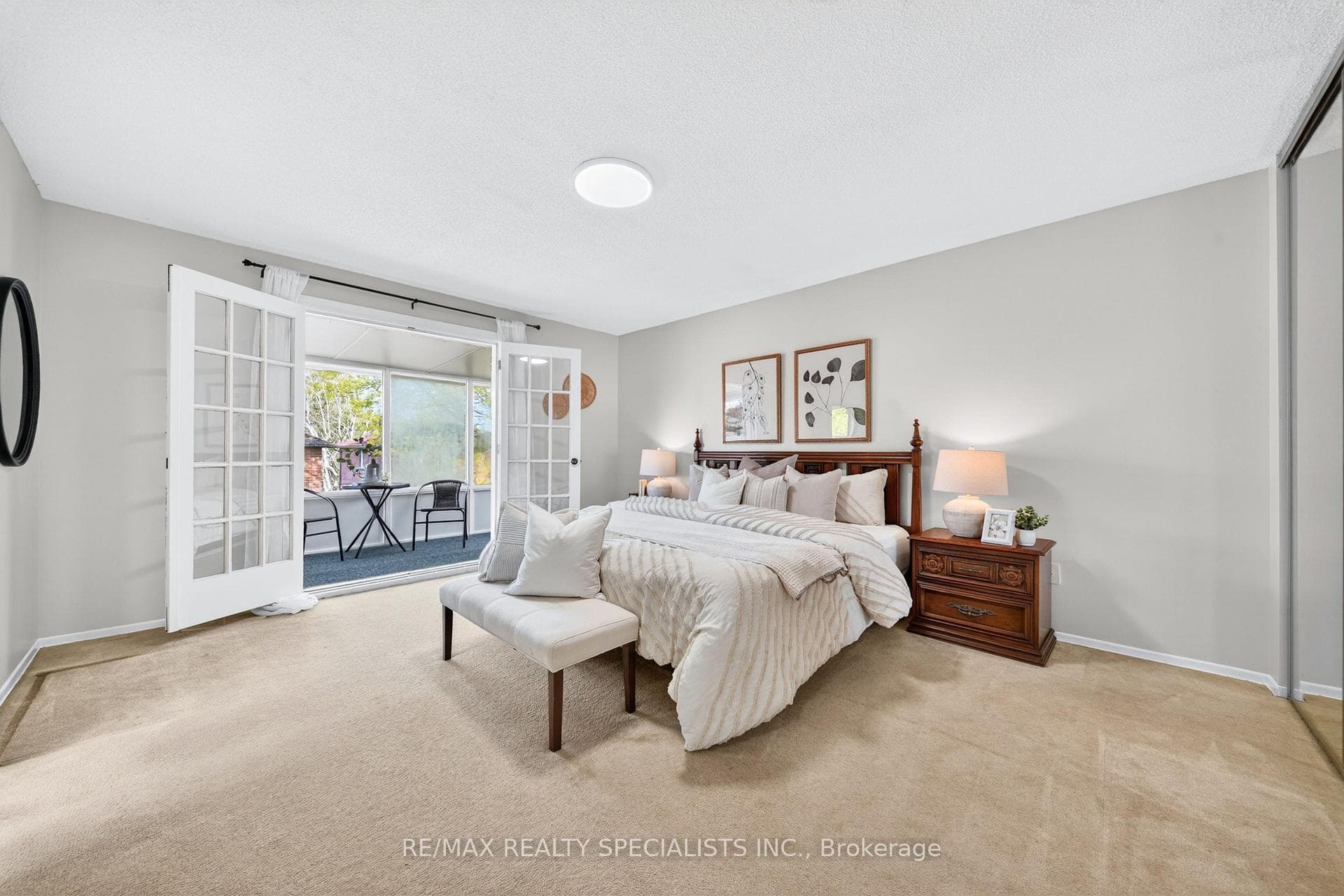 17 Payzac Avenue photo 9