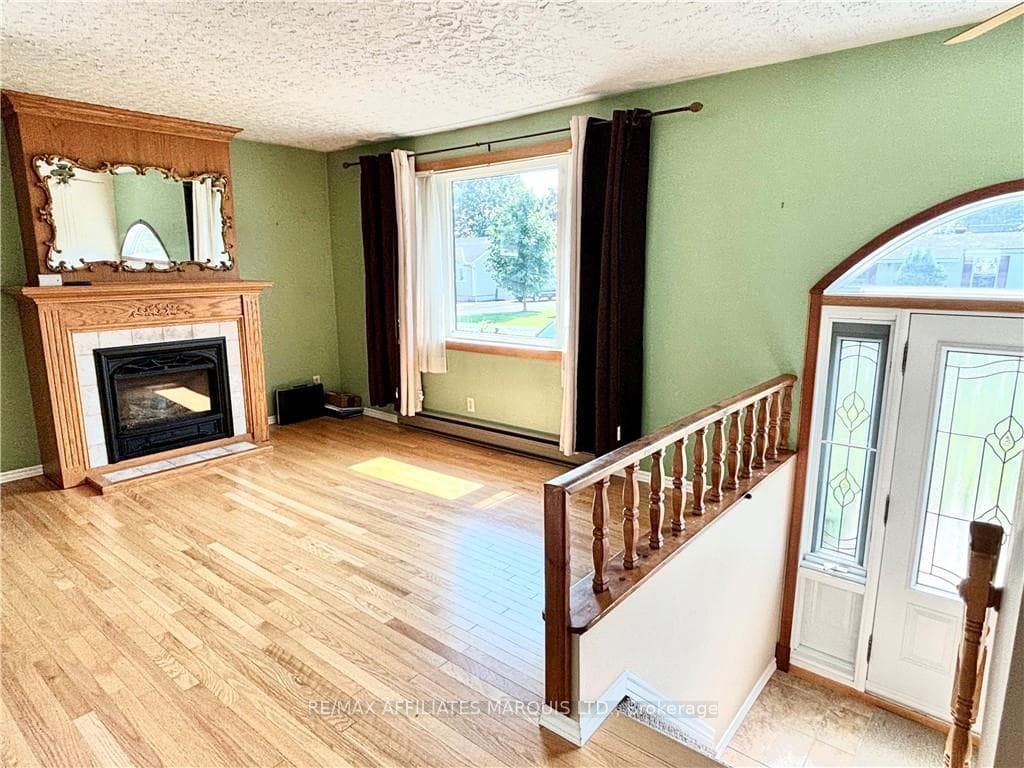 112 MERCIER Avenue photo 4