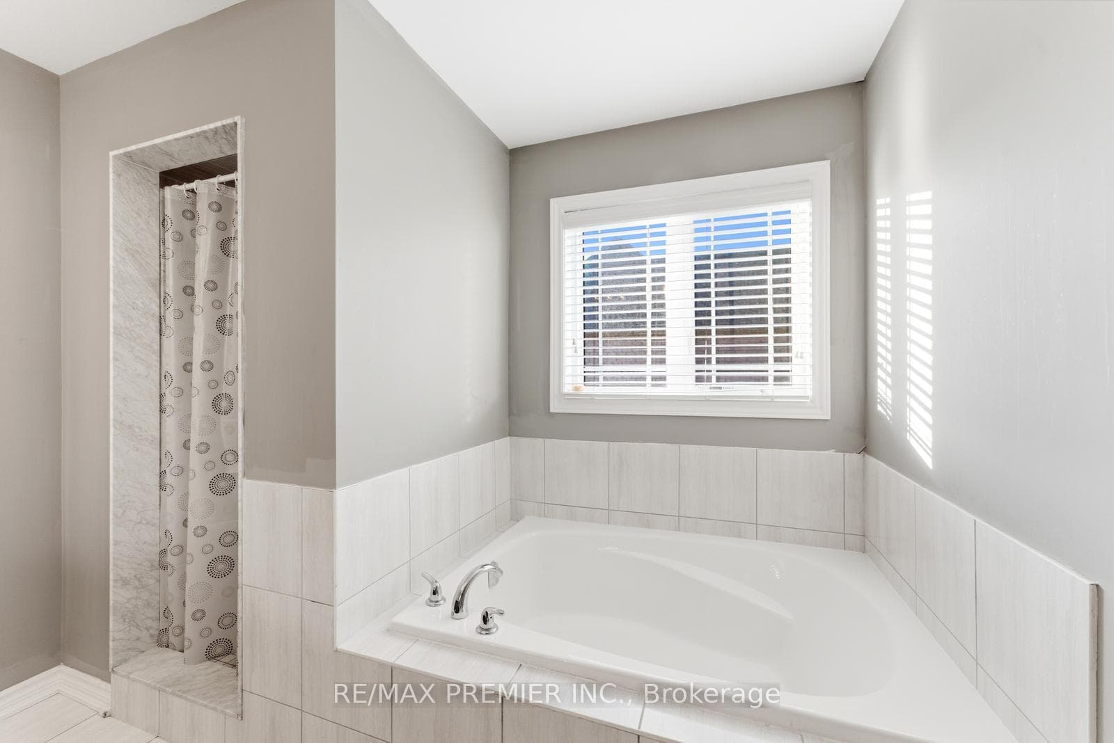 122 Mckenzie Way photo 29