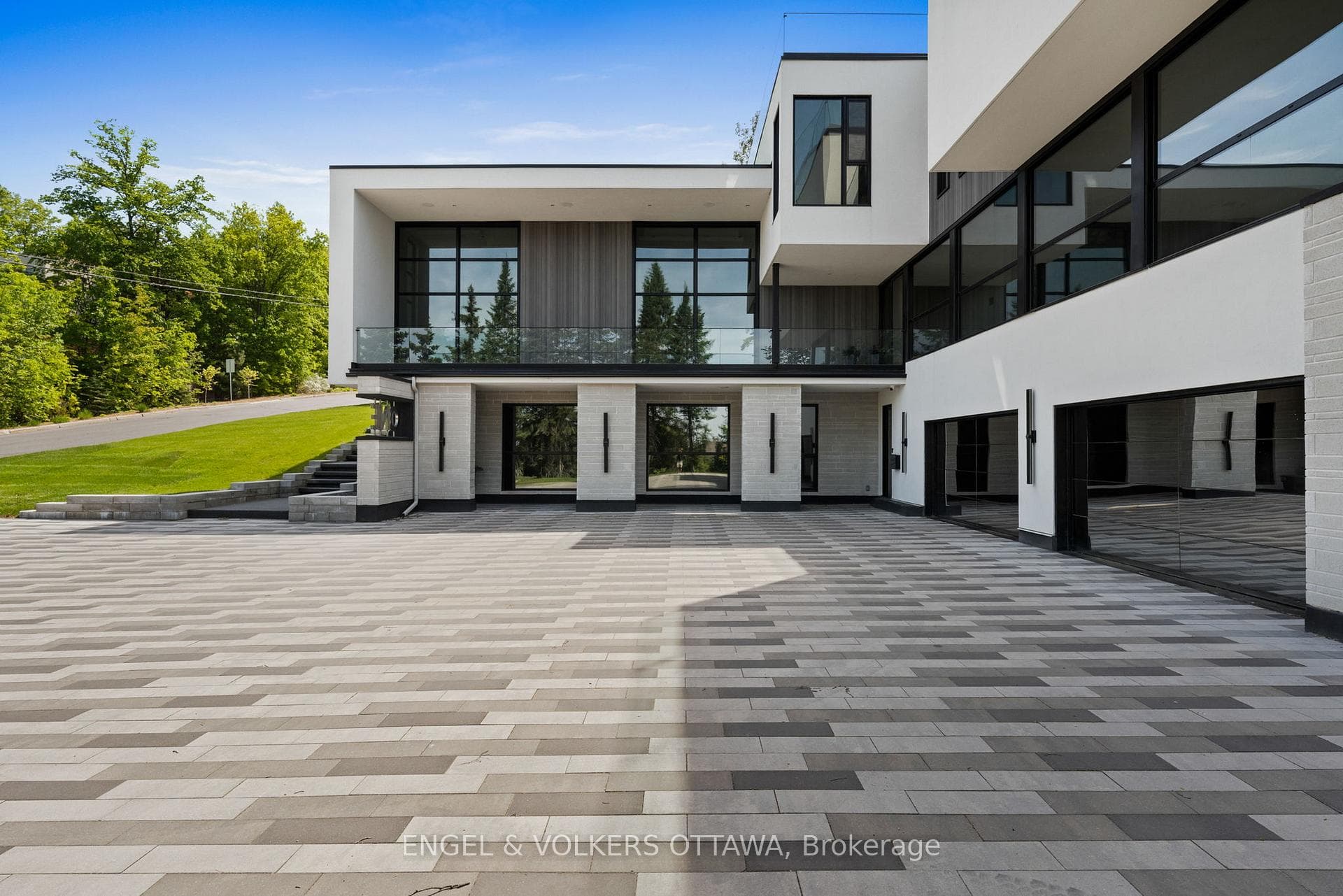 1 Delong Drive photo 3