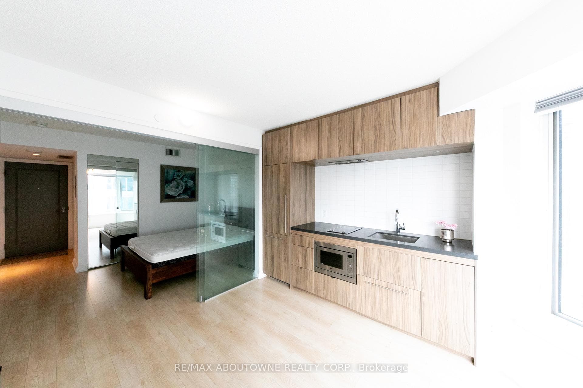 155 Yorkville Avenue Unit 1612 photo 19