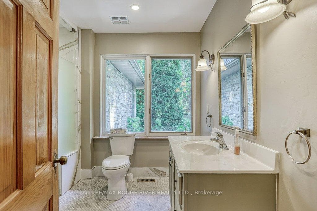 3440 Greenwood Road photo 16