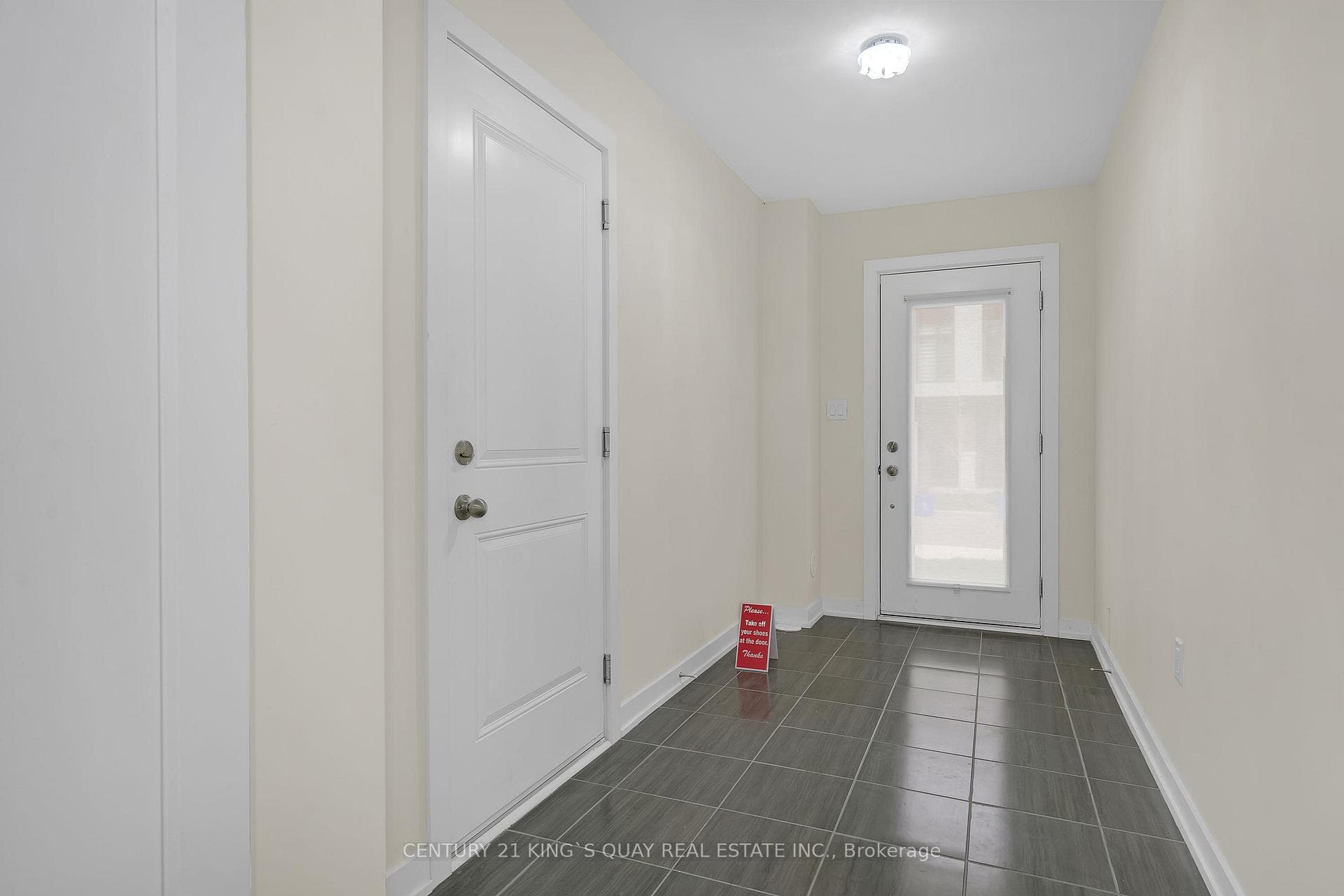 250 Finch Avenue Unit 33 photo 4