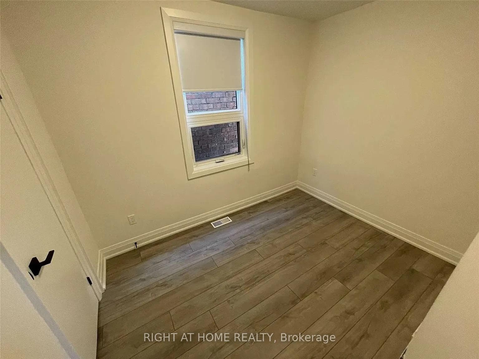 380 Northcliffe Boulevard Unit Upper photo 11