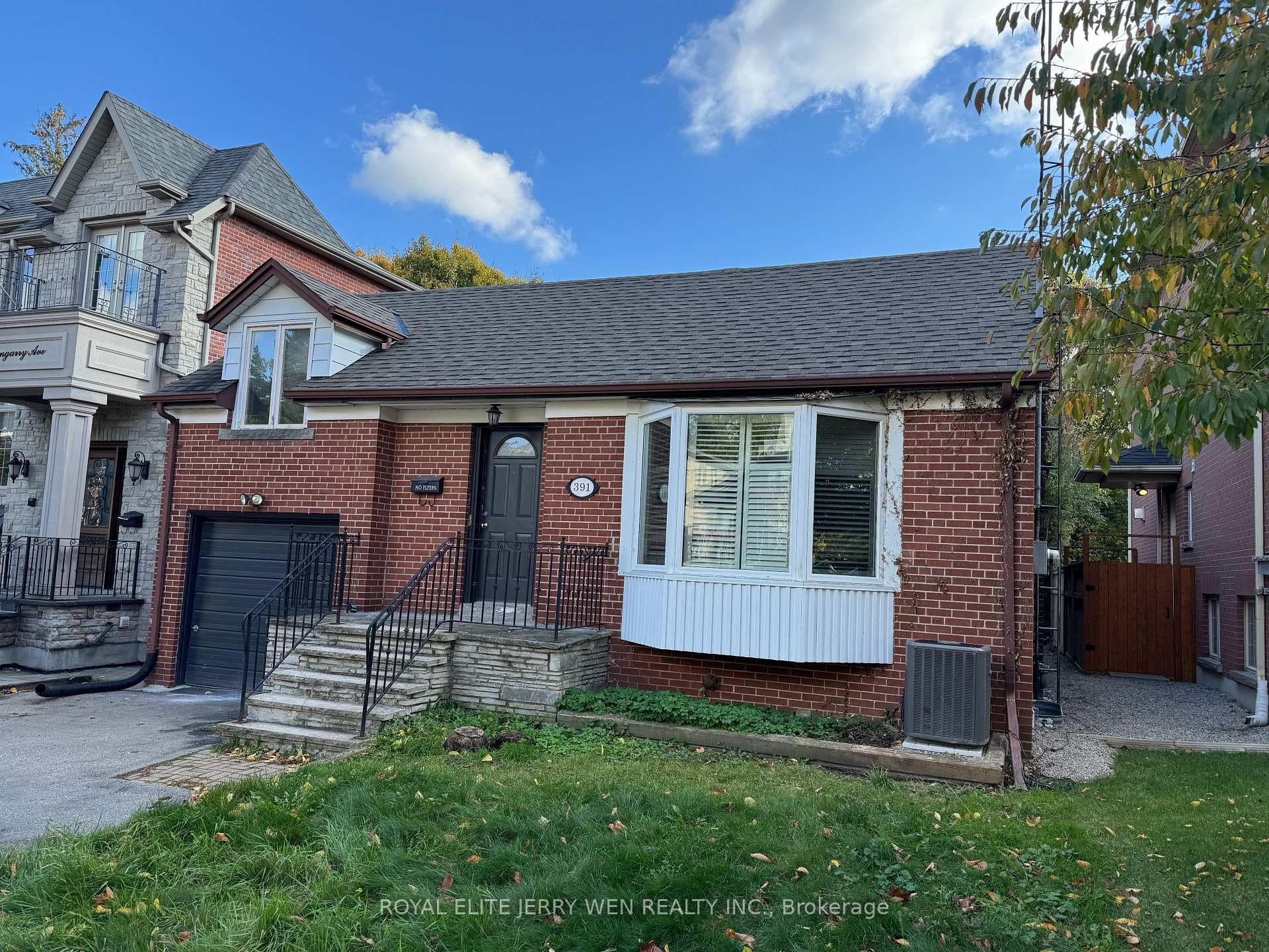 391 Glengarry Avenue photo 1