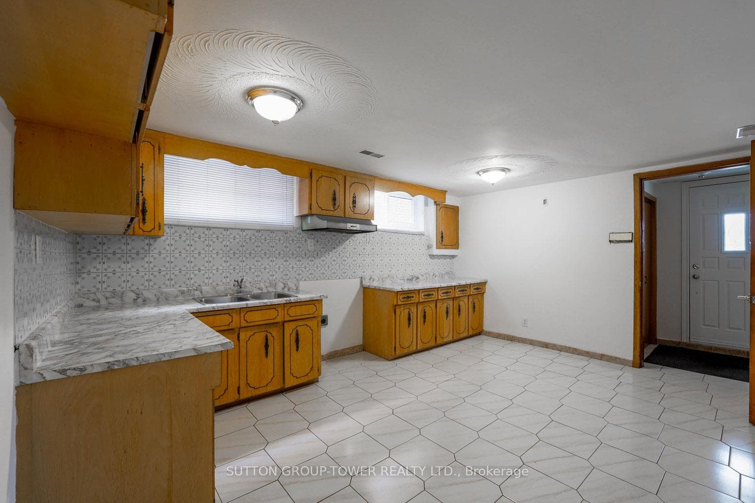 328 Hullmar Drive photo 7