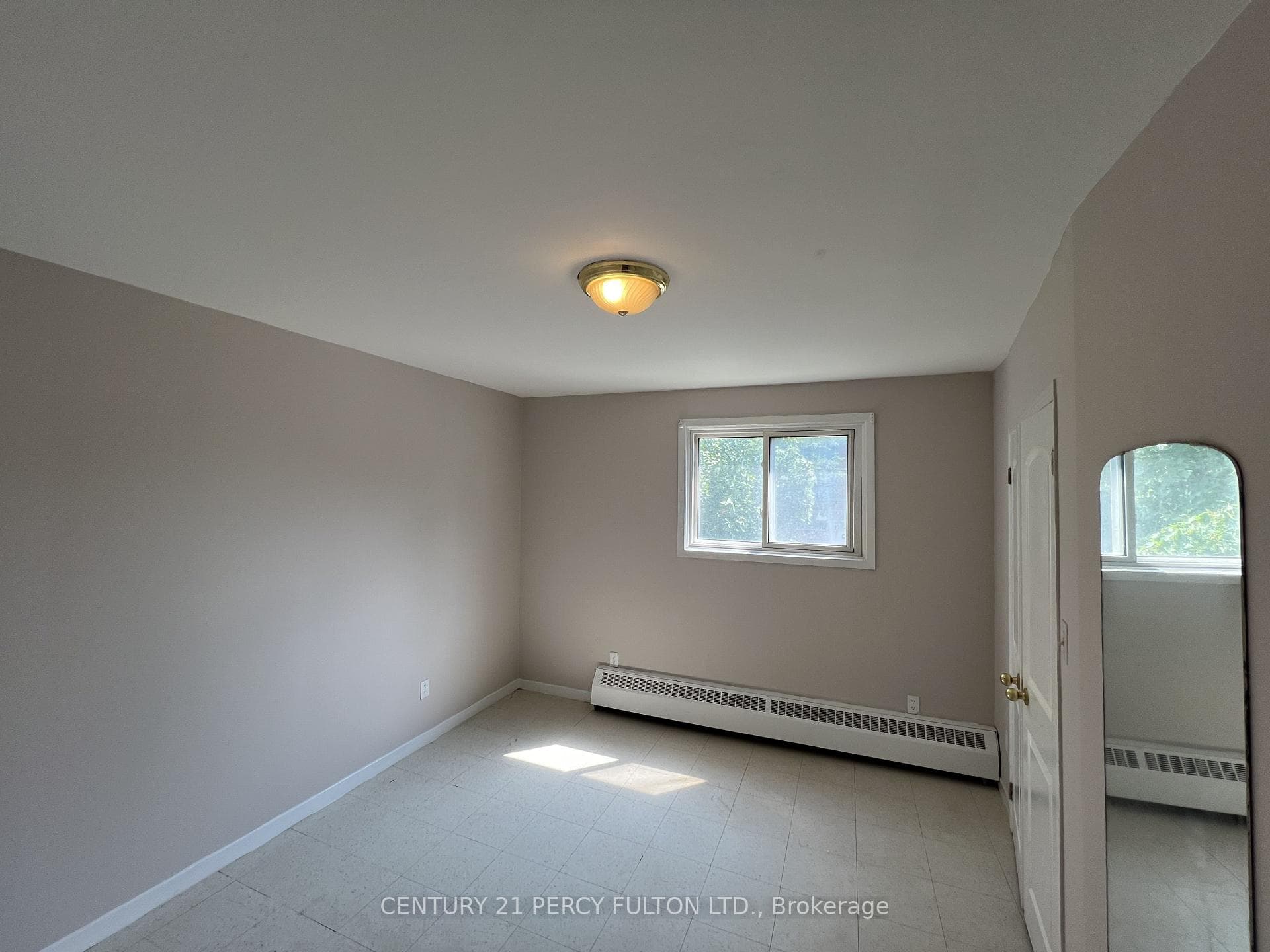 86 Brock Street Unit 2 photo 4