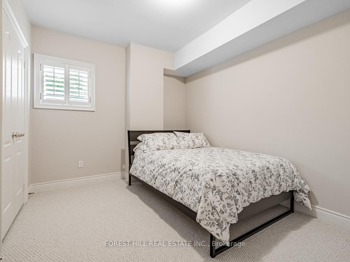 96 Babcombe Drive photo 30