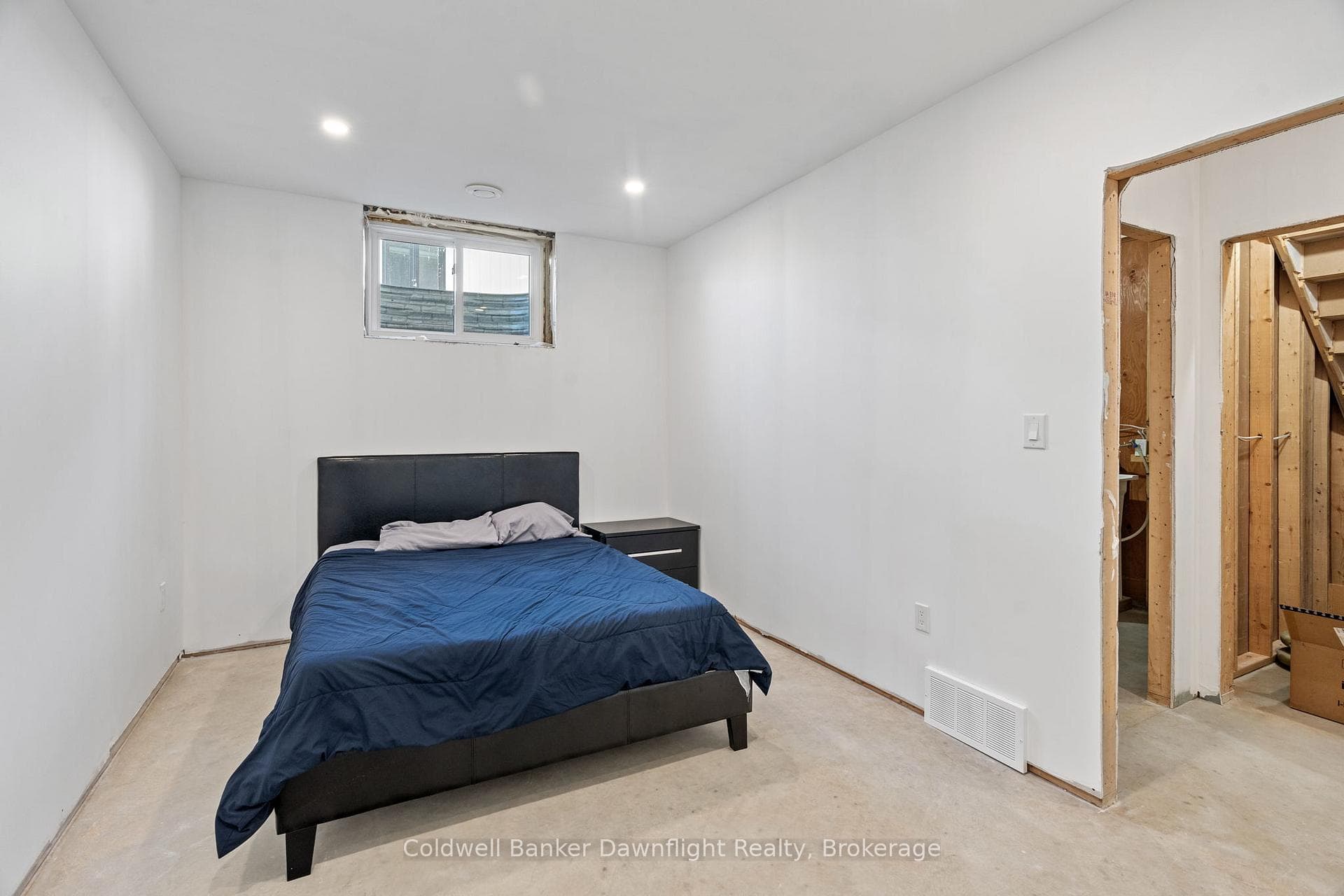 714 Gloria Street photo 39