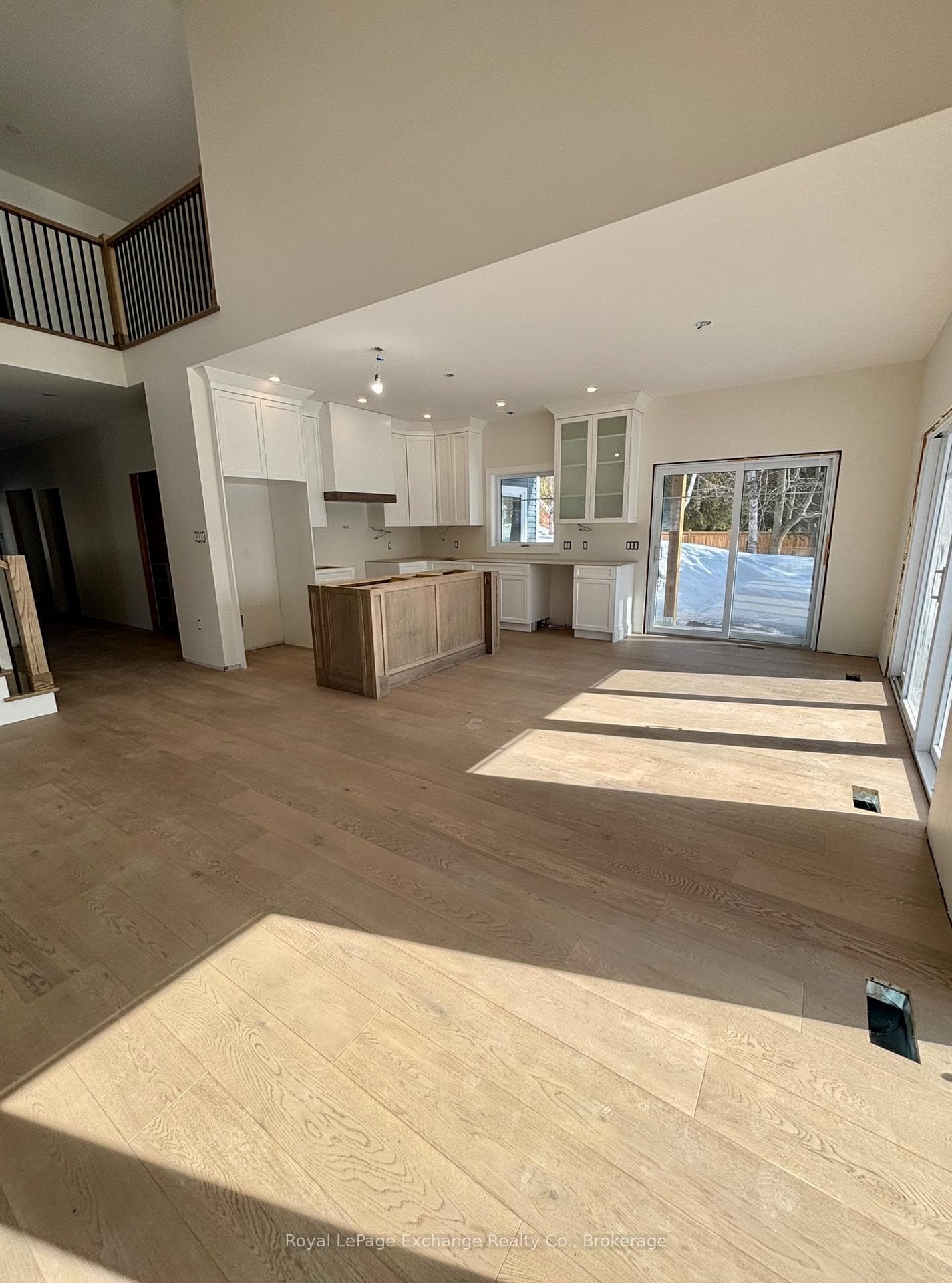 161 HURON Road photo 15