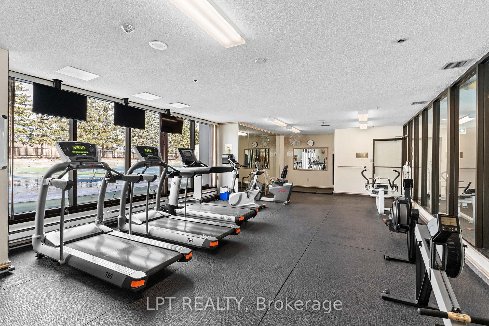 1510 Riverside Drive Unit 1505 photo 36