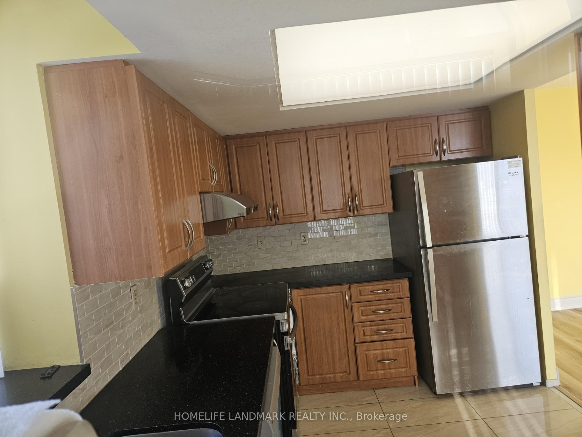 2460 Eglinton Avenue Unit 605 photo 7