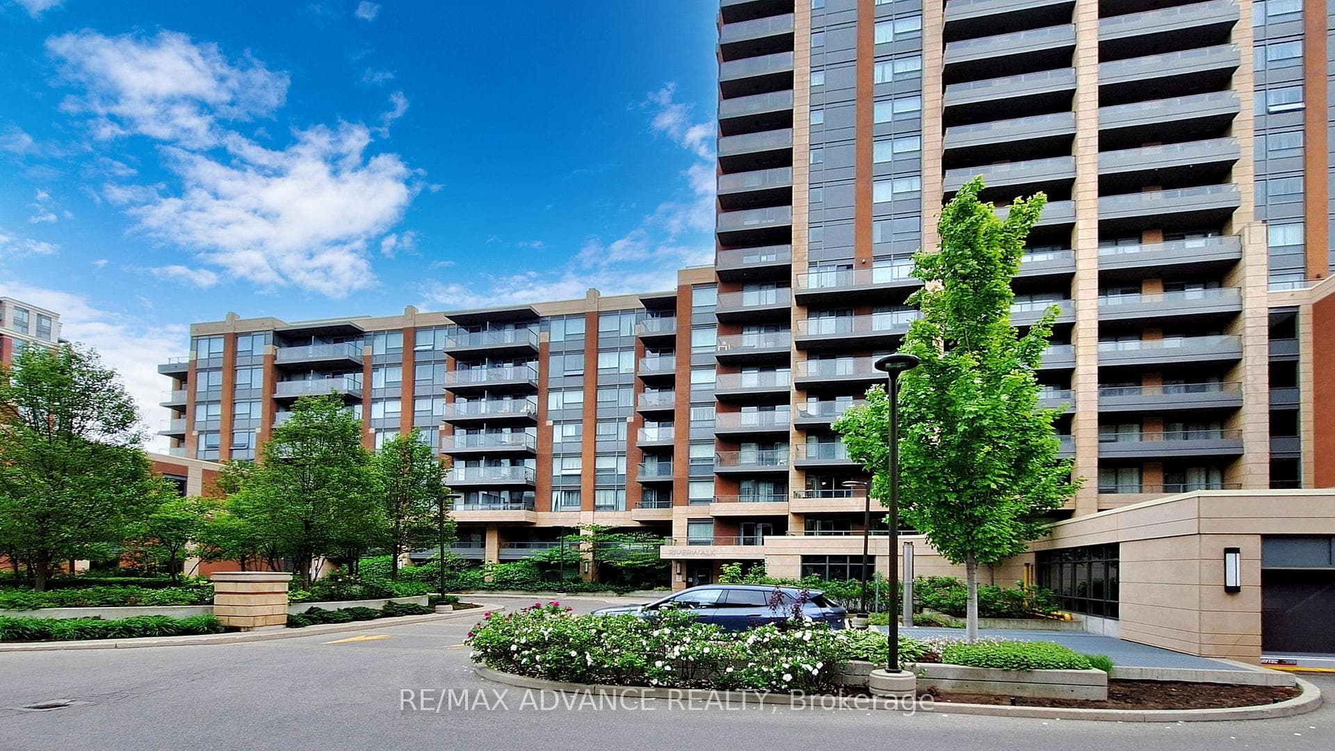 18 Uptown Drive Unit 210 photo 2