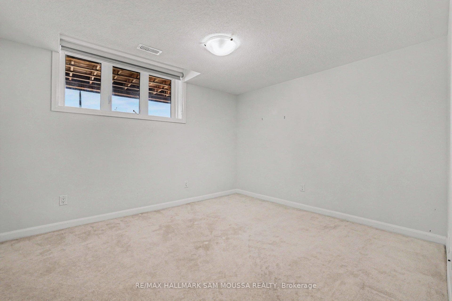 215 Eldorado Private Unit A photo 28
