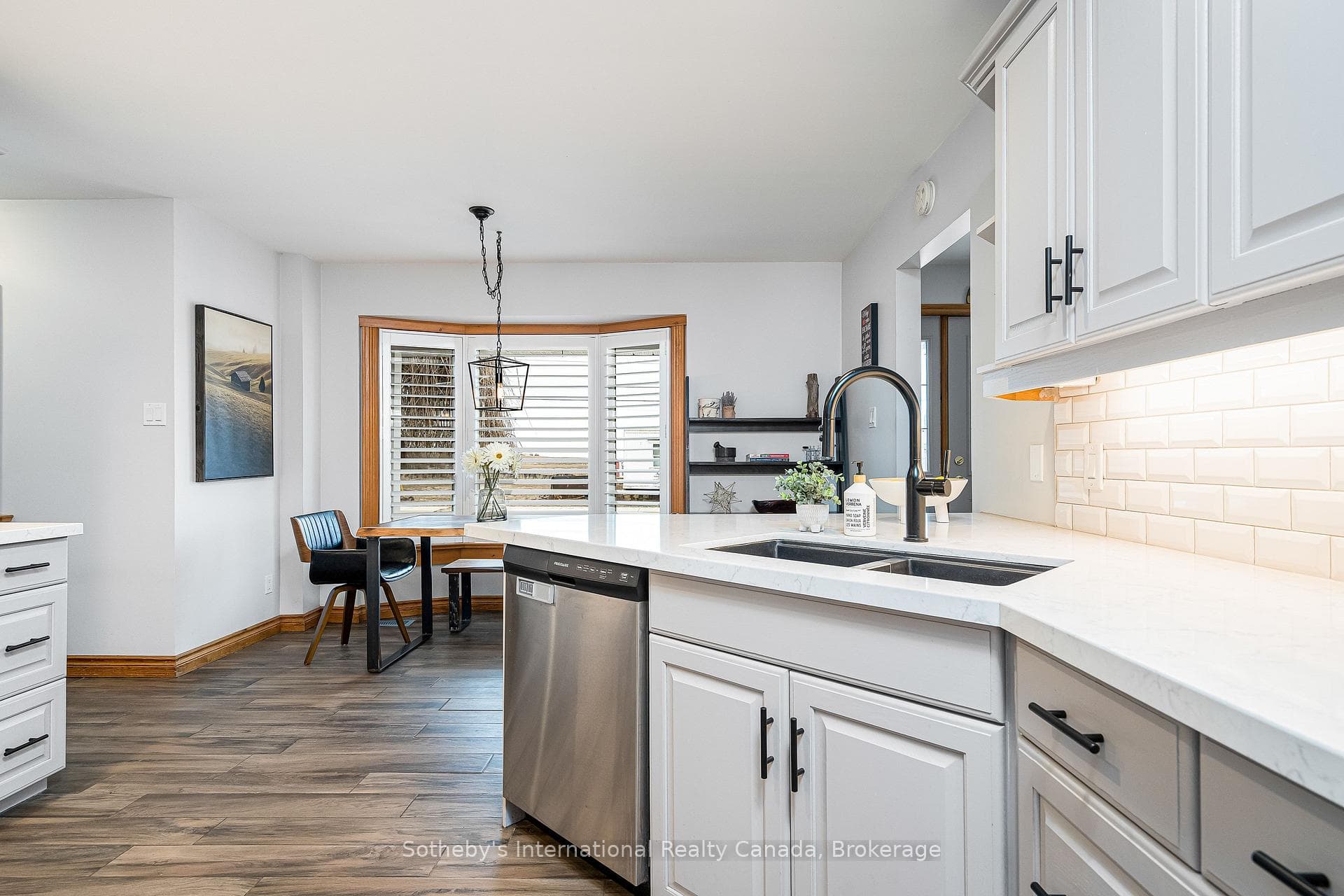 154 Mary Street photo 11
