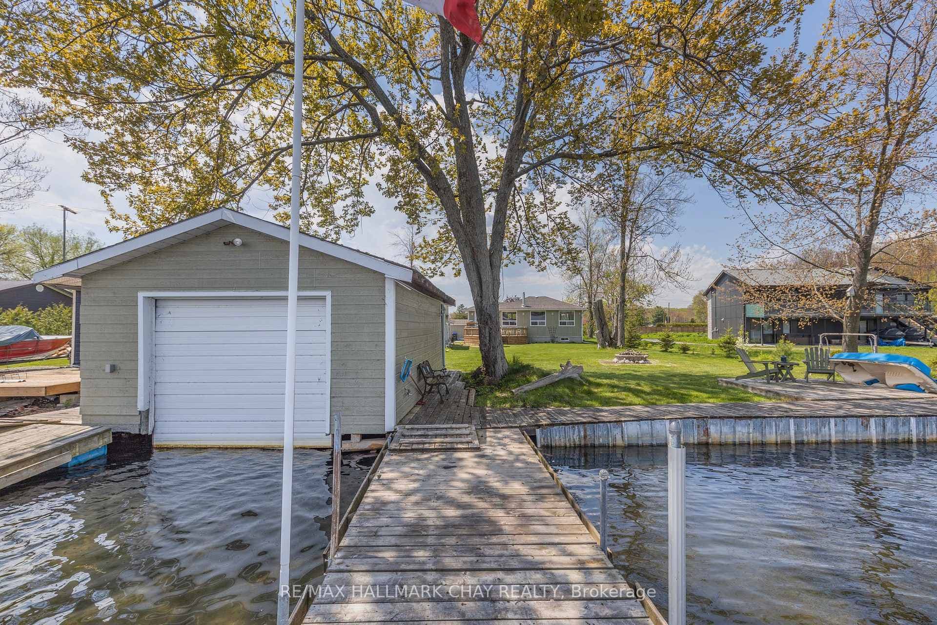 4123 Bayview Avenue photo 32