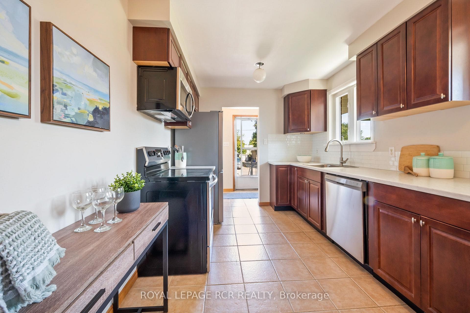 92A Dawson Road photo 10