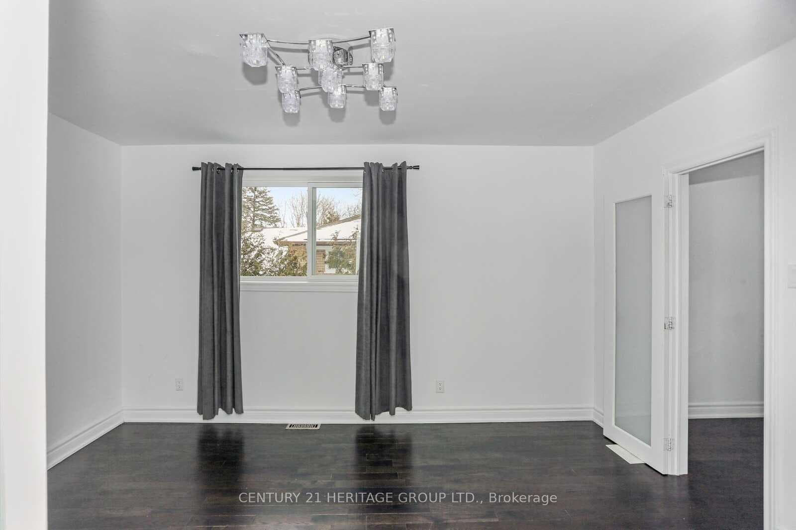 81 Aurora Heights Drive Unit Aurora photo 18