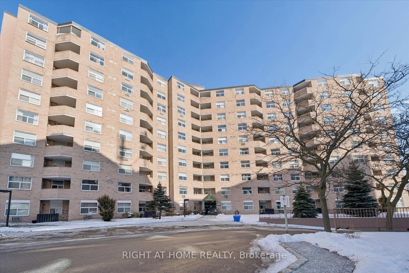 260 Davis Drive Unit 707 photo 3