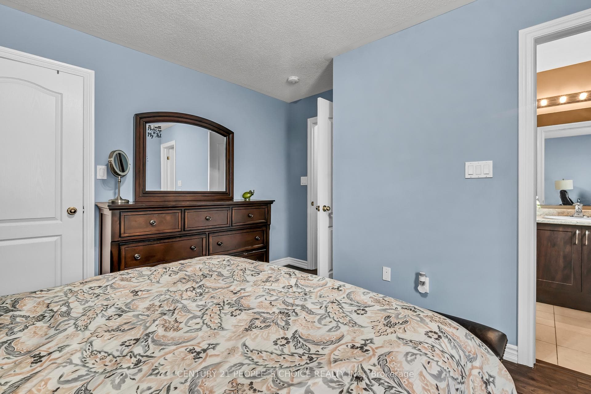 33 Shiff Crescent photo 22